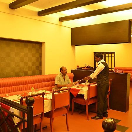 Royal Retreat Hotel Munnar Buitenkant foto