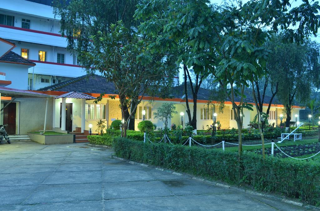 Royal Retreat Hotel Munnar Buitenkant foto
