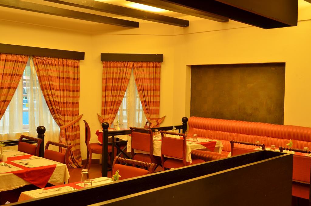 Royal Retreat Hotel Munnar Buitenkant foto