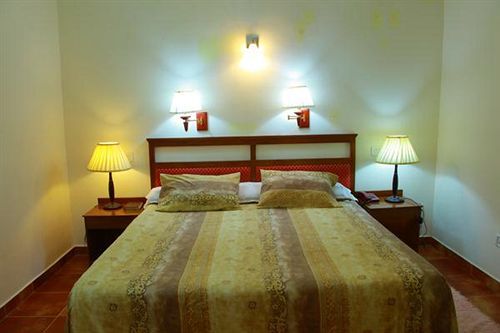 Royal Retreat Hotel Munnar Buitenkant foto